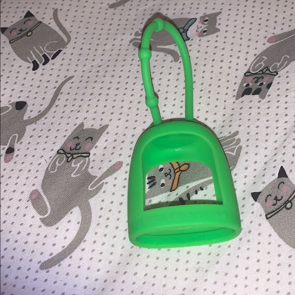 Pocketbac Lime hand sanitizer holder - Picture 3 of 3